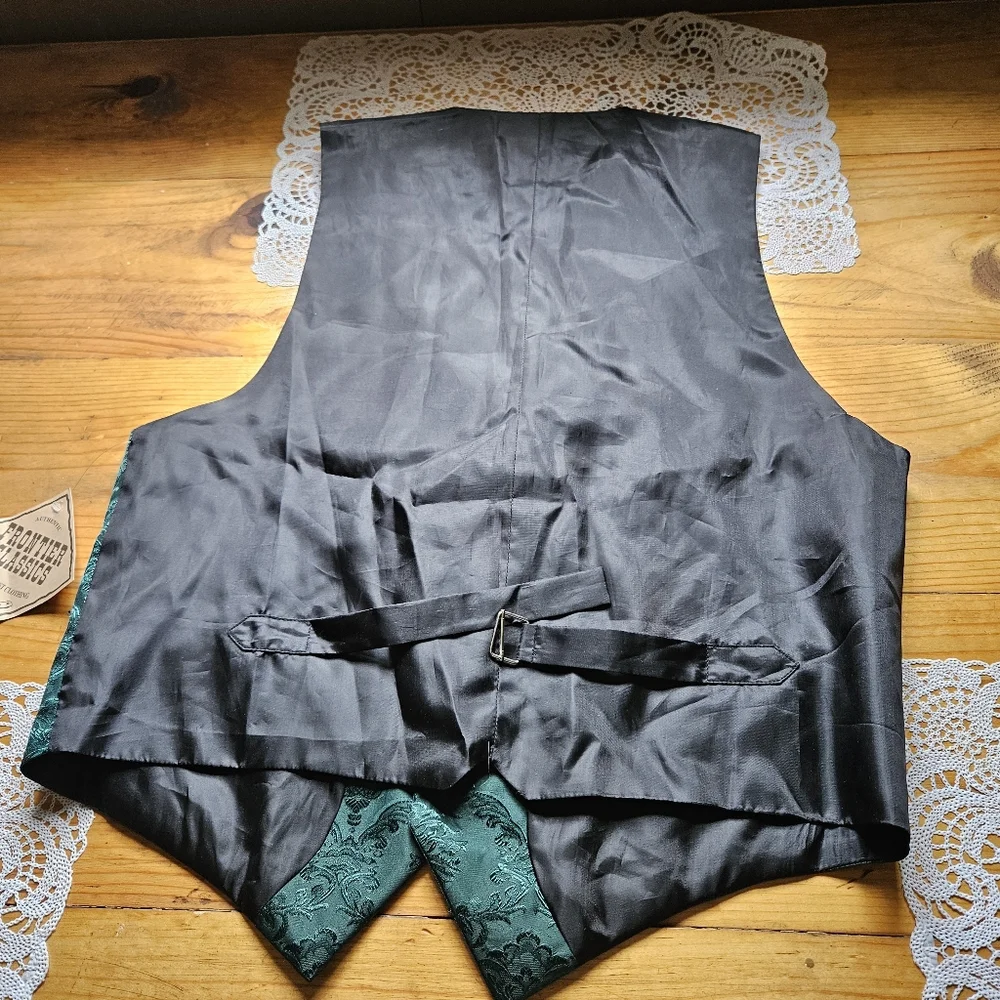 NWT Reno Vest - Picture 4 of 5